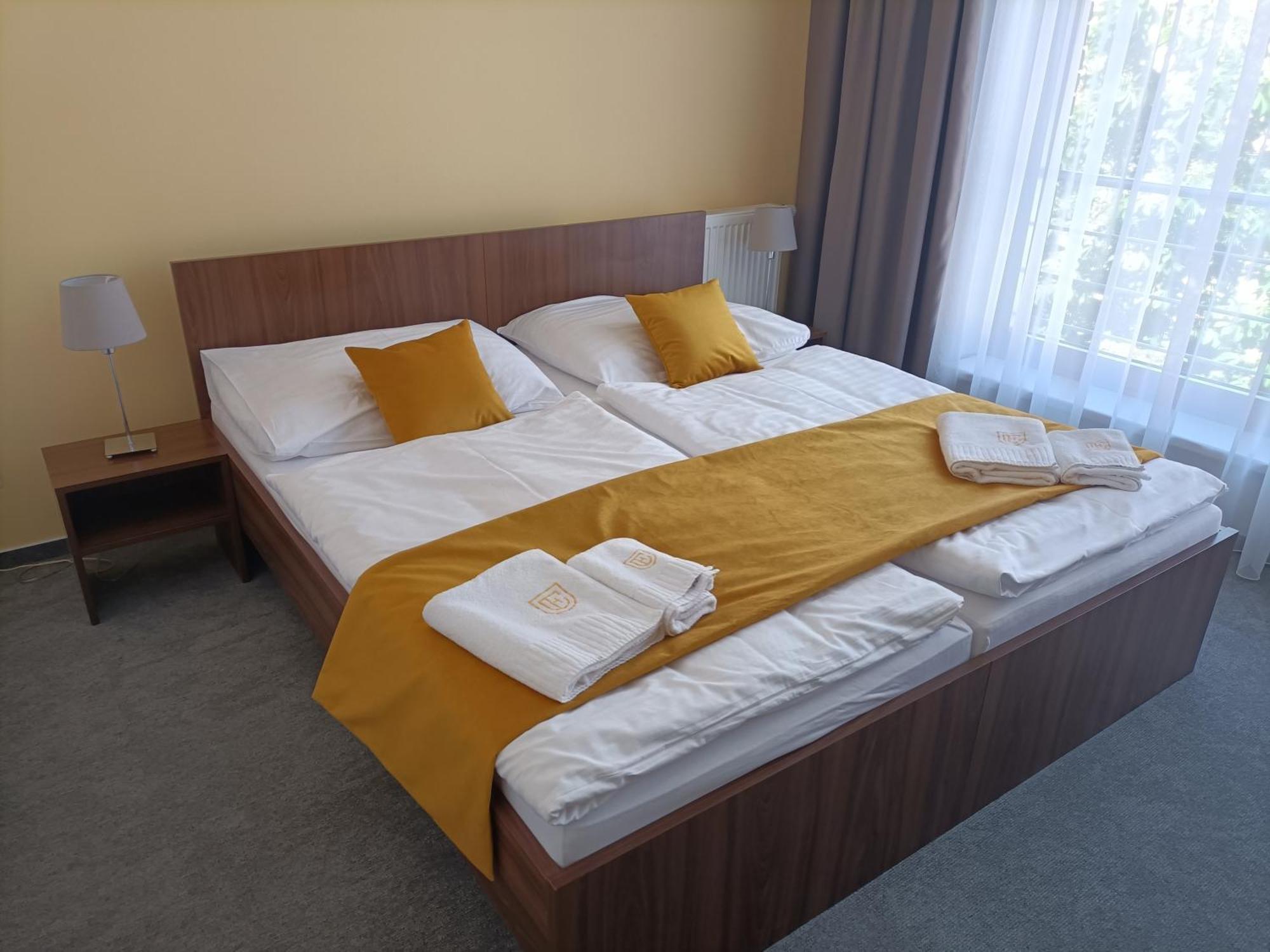 Hotel Eminent Stupava Extérieur photo