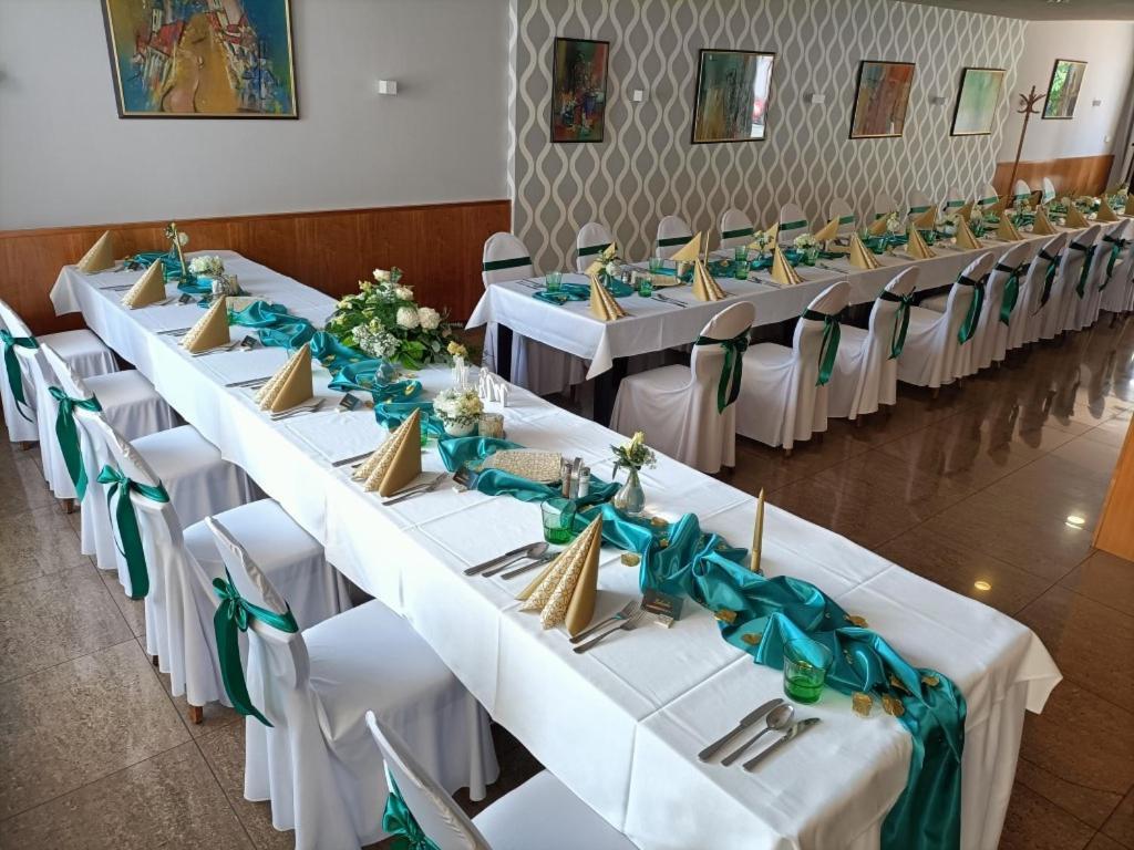 Hotel Eminent Stupava Extérieur photo