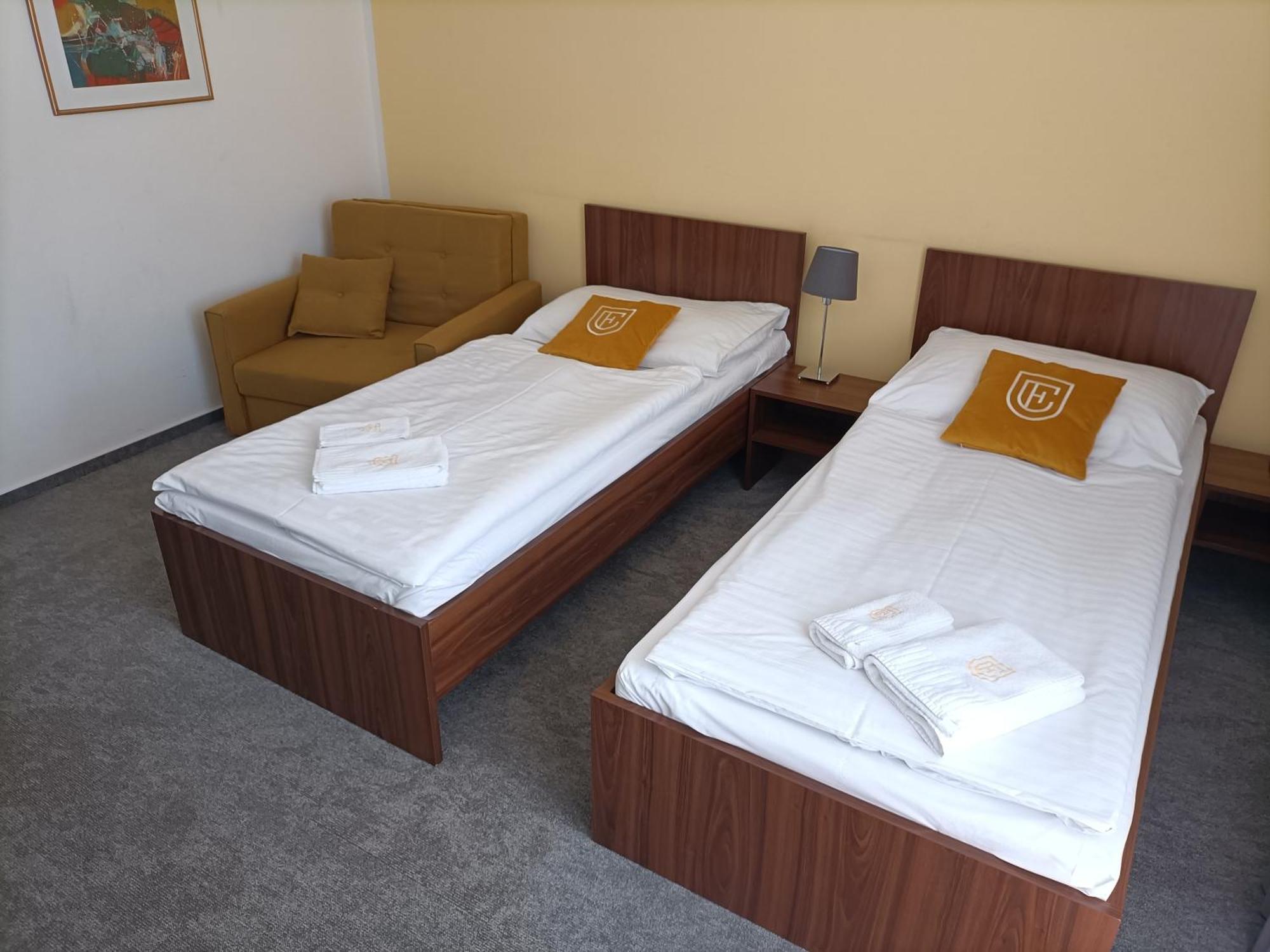 Hotel Eminent Stupava Extérieur photo
